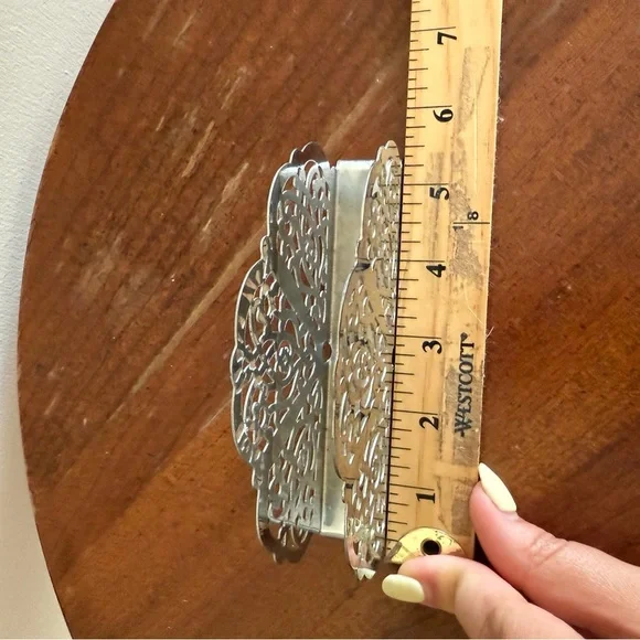 Irvin Ware USA Vintage Retro Silver Chrome Filigree Napkin / Letter Holder 5x3 - Picture 6 of 8